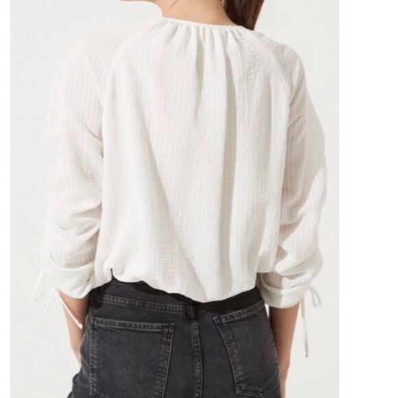 ASTR the Label Ruched Puff Long Sleeve Top White Sheer Pinstripe Blouse VNeck XS - Picture 3 of 15